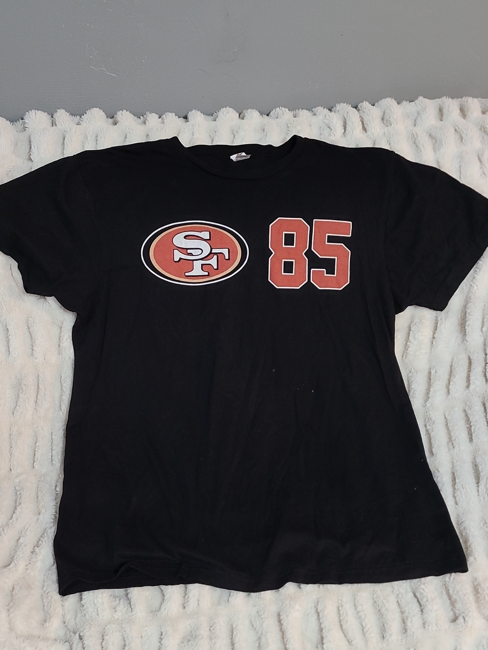 San Francisco 49ers Mens Black Graphic Tee with 85 Logo
